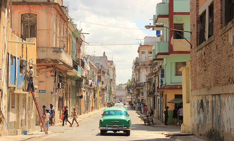 voiture dans les rues de Cuba