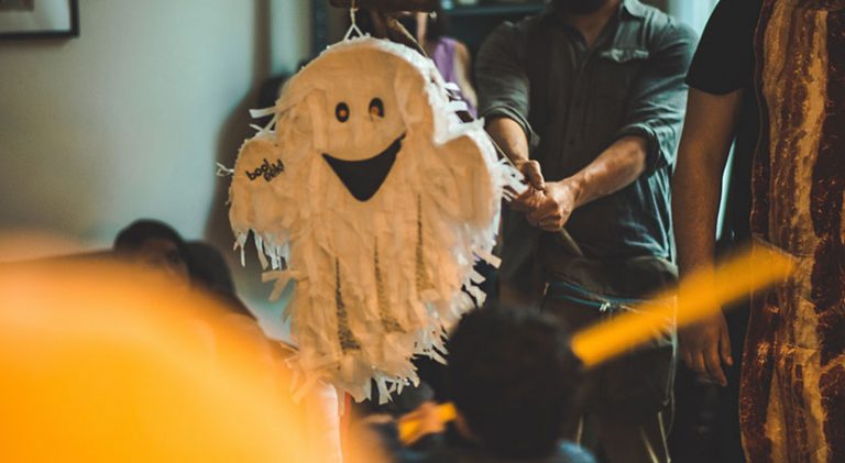 Une piñata fantome pour une fête d'anniversaire