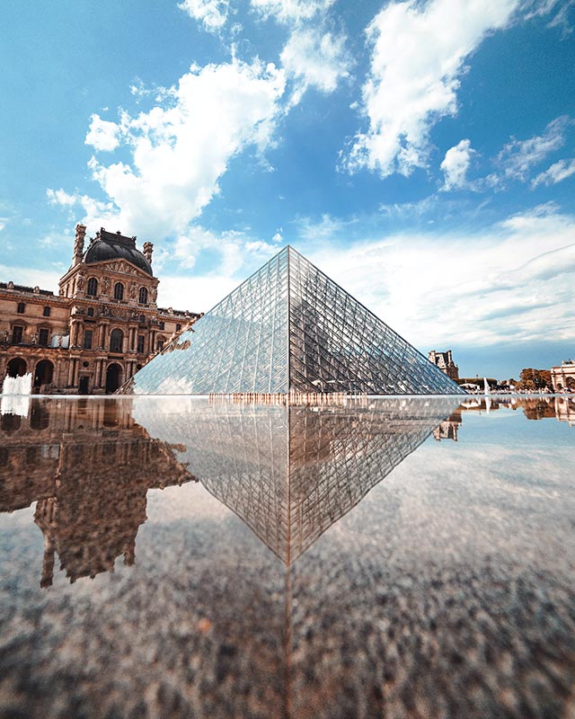 Le Louvre à Paris vu de l'extérieur