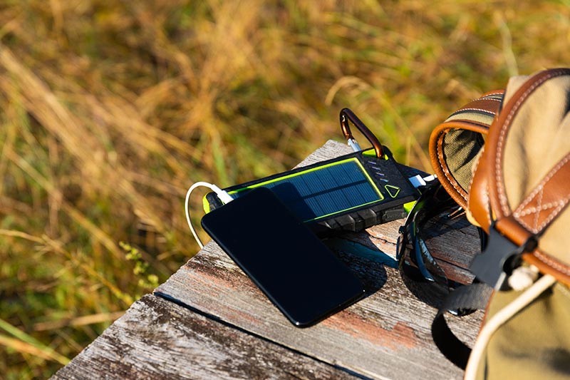 batterie externe avec panneau solaire