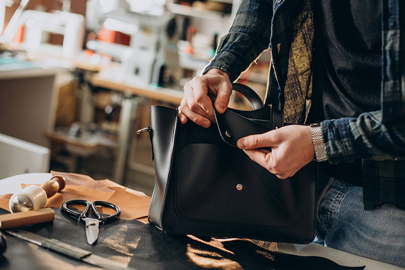 réparer un sac en cuir, un objet, un accessoir